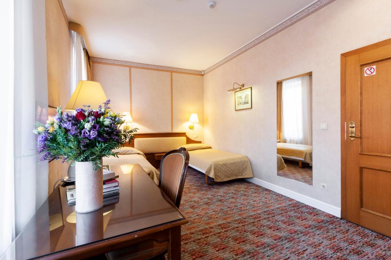 Story Inn Self Check-In Hotel VNO Esterno foto